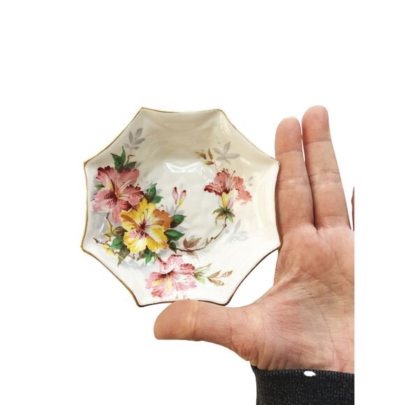 Royal Standard Azalea 8 sided Ring Holder or Dipping Dish - Picture 2 of 4